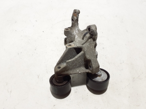 NISSAN Pulsar N17 (2013–2017) Alternator bracket 117108063R - 3