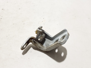 NISSAN Pulsar N17 (2013–2017) Front door top hinge - 2