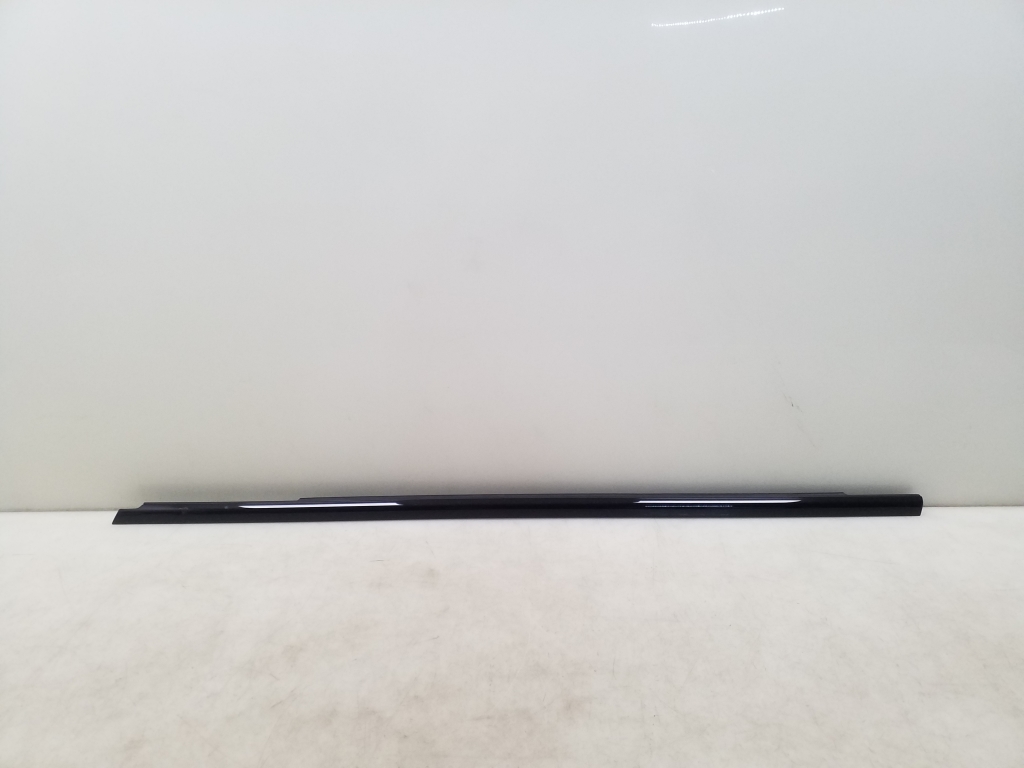 MERCEDES-BENZ GLE W167 (2019-2024) Fönsterlist för främre vänstra dörren A1677200701 25022792