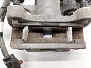 Tesla Model 3 3 (2016–2024) Rear brake caliper 1044625-00-B - 3