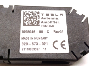 Tesla Model 3 3 (2016–2024) Amplificateur d’antenne 1098046-00-C - 3