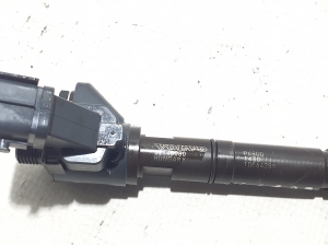  Fuel injector 