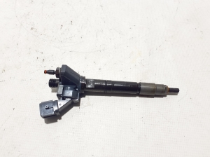  Fuel injector 