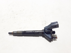  Fuel injector 