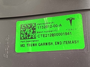 Tesla Model 3 3 (2016–2024) Sonstiges Teil der Heckklappenverkleidung 1132812-00-A - 2