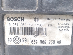 Volkswagen Golf III (1991–1997) Engine control unit 037906258AQ  0261203729\730 - 2