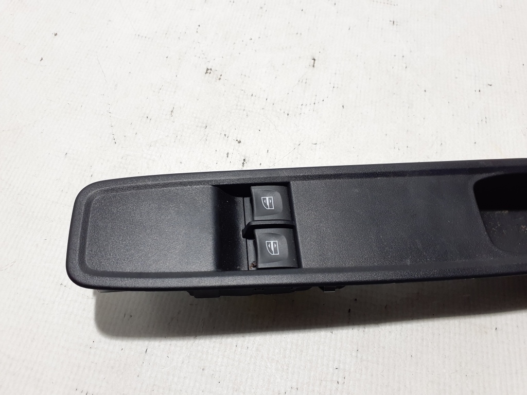 RENAULT Clio 4 generation (2012-2020) Front Right Door Window Switch 254118044R 23316417