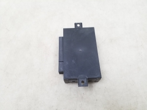  Trunk lid control module 