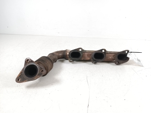  Exhaust manifold 