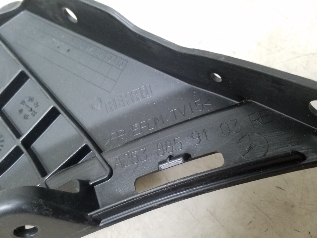 MERCEDES-BENZ GLC 253 (2015-2019) Front bumper frame bracket A2538859103 25024577