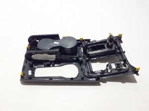RENAULT Talisman II (2015–2026) Salongi konsooli muu osa 684308048R - 3