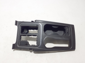 RENAULT Talisman II (2015–2026) Salongi konsooli muu osa 684308048R - 4