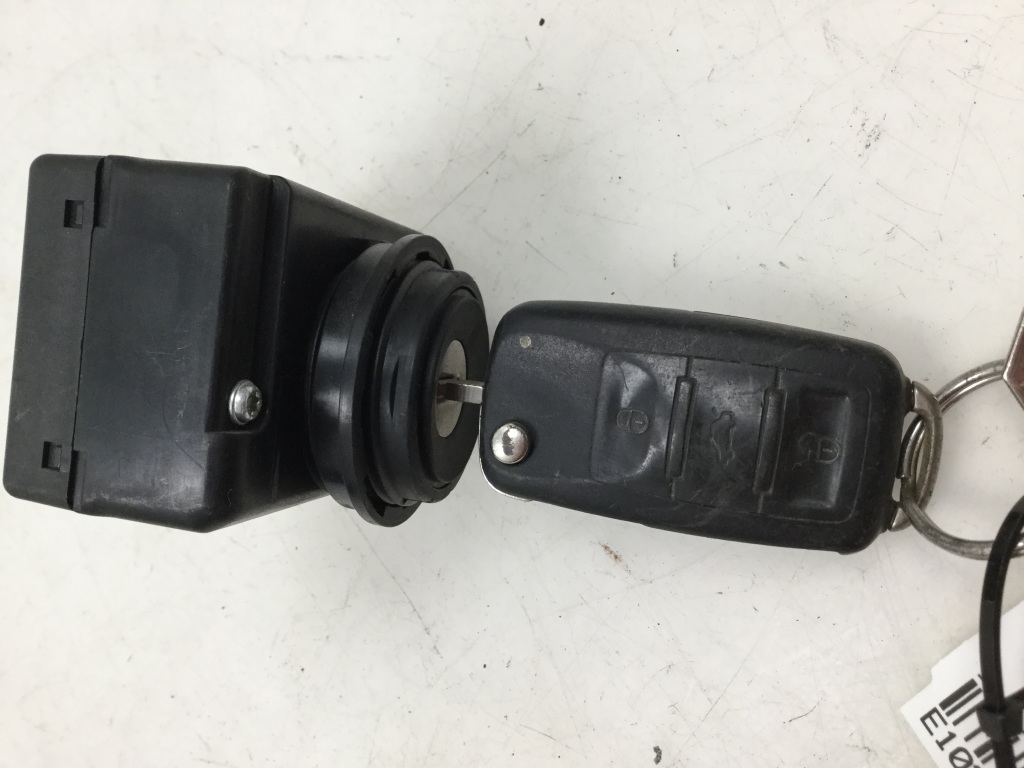 Used Volkswagen Touareg Ignition switch 3DO905865C