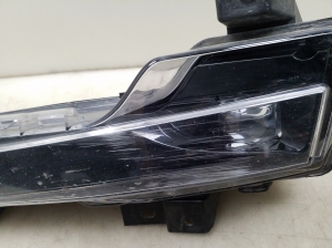 Tesla Model 3 3 (2016–2024) Front-Nebelscheinwerfer 162479700A - 4