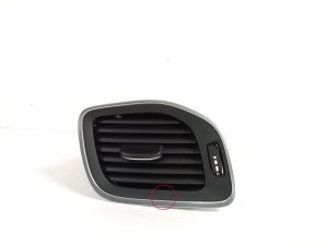   Interior panel ventilation grilles 