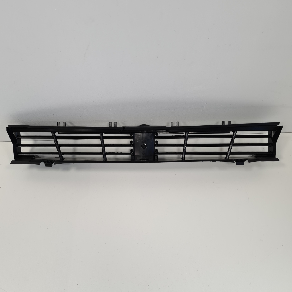 BMW 5 SERIES G30 (2016–2026) Front bumper lower grille 51745A218F6 BMW 5 SERIES G30 (2016–2026) Front bumper lower grille 51745A218F6