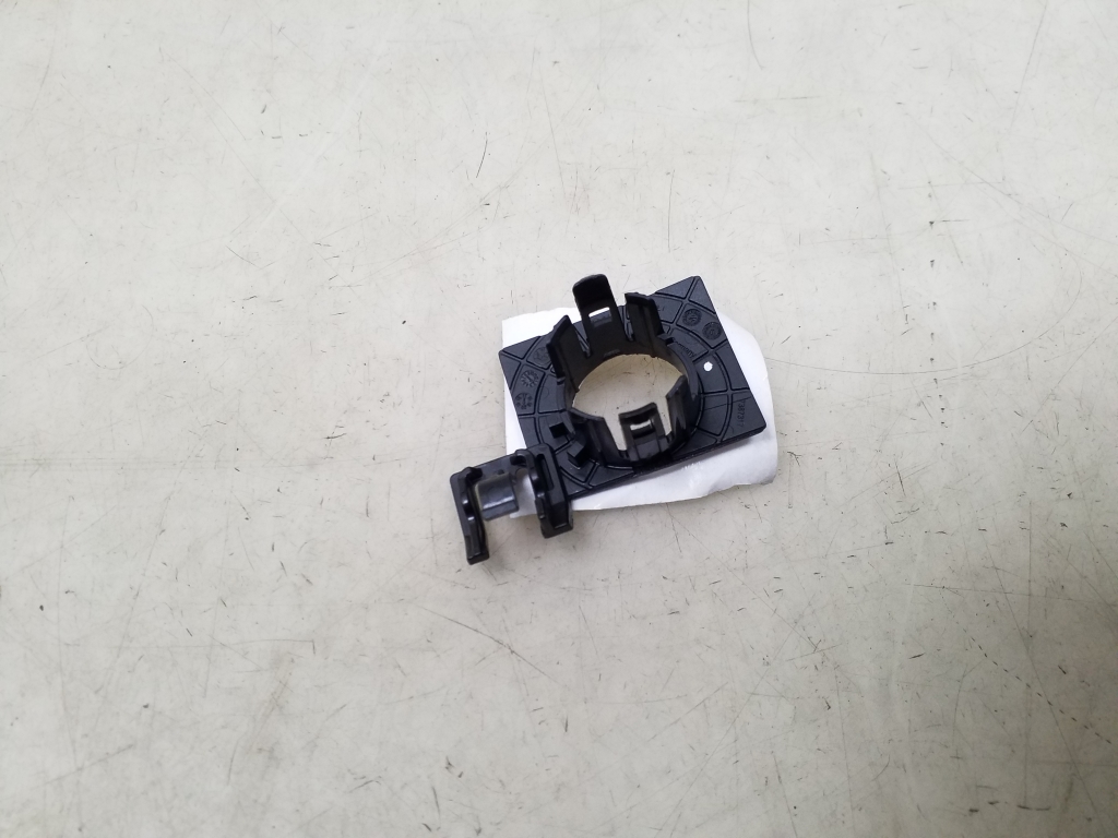 BMW 5 SERIES G31 (2017–2026) Halter für Parksensor hinten 7387317 BMW 5 SERIES G31 (2017–2026) Halter für Parksensor hinten 7387317