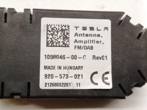 Tesla Model 3 3 (2016–2024) Antennenverstärker 1098046-00-C - 3