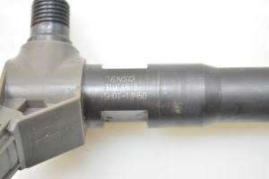  Fuel injector 