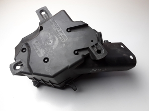 VOLVO XC70 (2000–2007) Luftfiltergehäuse 30636830 - 3