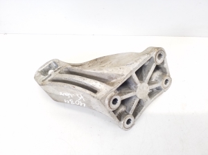 Maserati Ghibli (2013–2026) Engine bracket 670004866 - 3