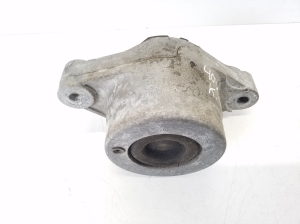 Maserati Ghibli (2013–2026) Engine mount 06700048700 - 3