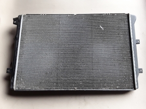 Volkswagen Tiguan (2007–2016) Dzesēšanas radiators 5N0121253L - 2