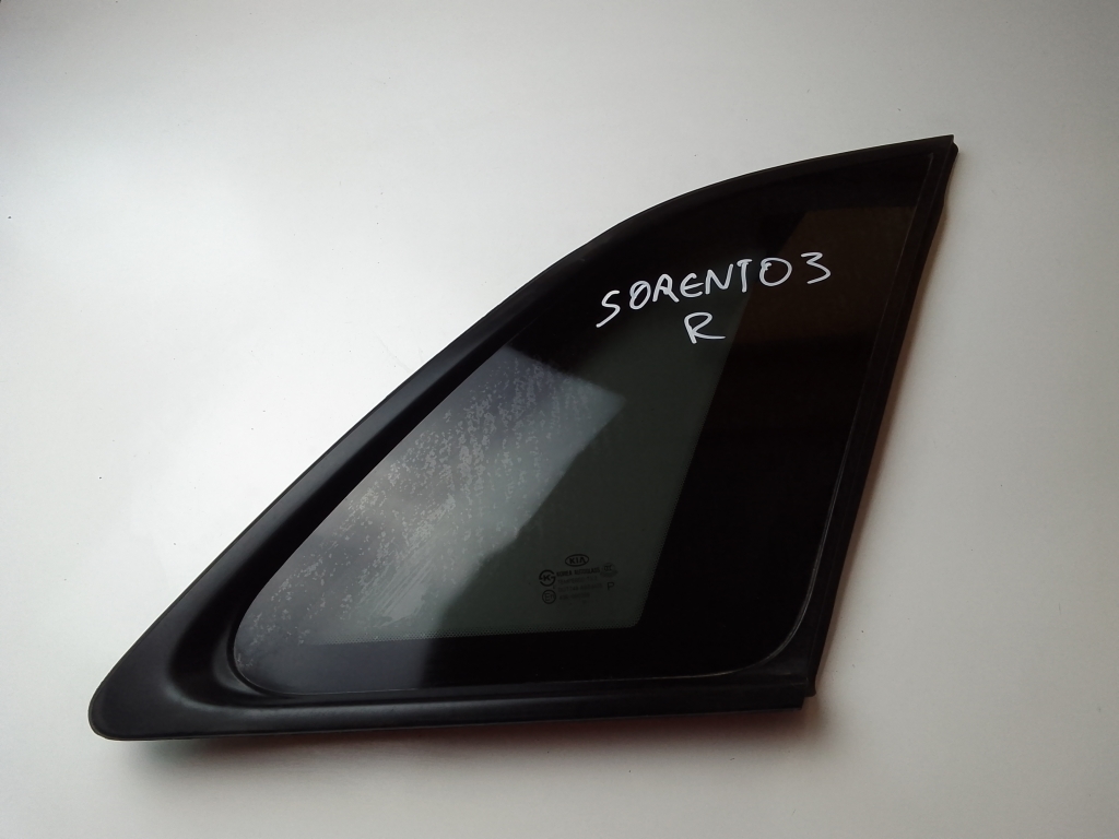 Right side rear body window