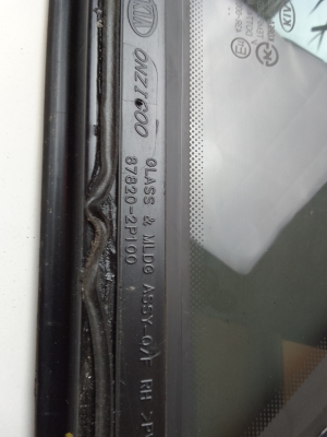 Kia Sorento (2009–2014) Aizmugurējā spārna stikls un tā detaļas 878202P100 - 3