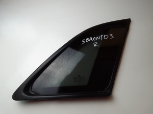 Rear quarter glass and its parts - 878202P100