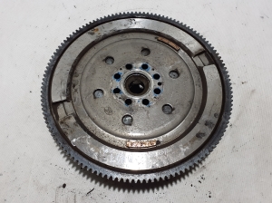  Clutch flywheel 