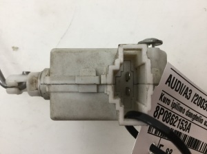 AUDI A3 8P (2003–2012) Kütuse täiteava korgi lukustus 8P0862153A - 2