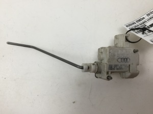 Verrou de bouchon de remplissage de carburant - 8P0862153A