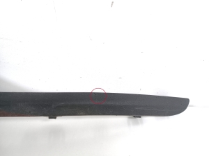  Front bumper trim strip 