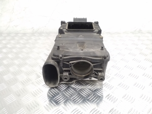 Mercedes Benz E-Class W212 (2009–2015) Luftfiltergehäuse A6510901101 - 4
