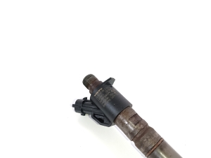  Fuel injector 