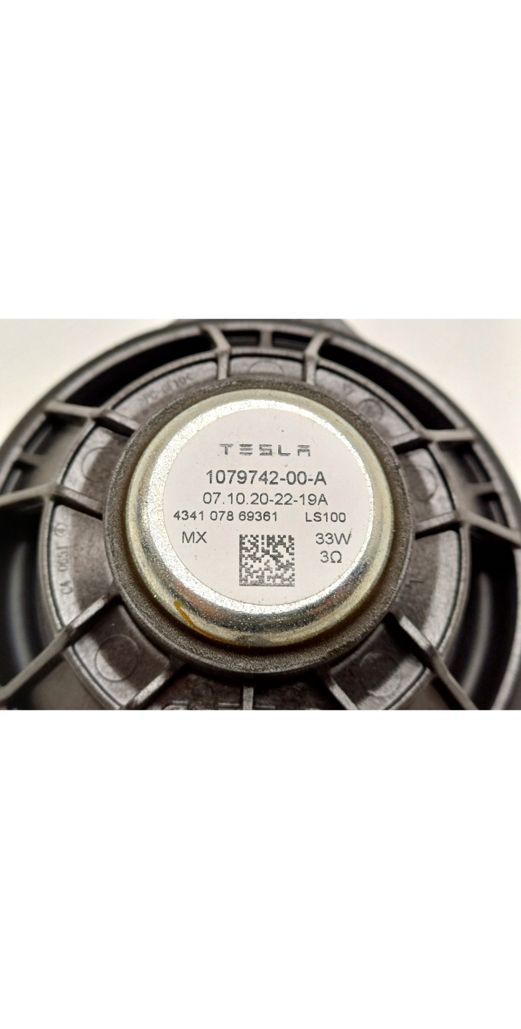 TESLA Model 3 1 generation (2017-2024) Subwoofer 1079742-00-A 23128023