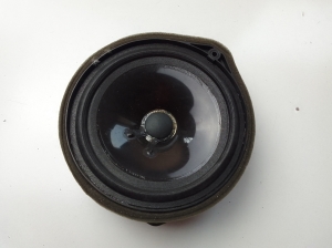   Rear side door speaker 