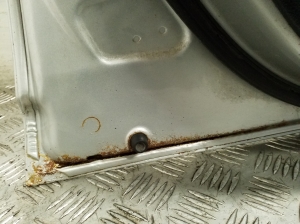 TOYOTA Yaris (1999–2005) Front door 670020D100 - 3