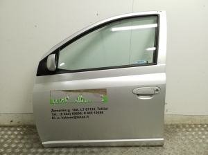 Front door - 670020D100