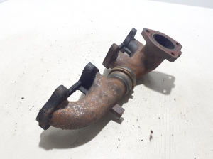  Exhaust manifold 