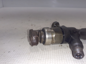  Fuel injector 