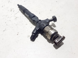  Fuel injector 