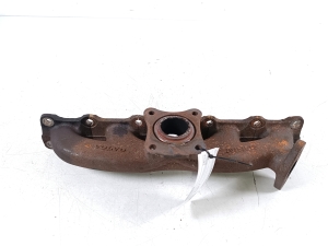  Exhaust manifold 