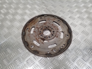  Clutch flywheel 