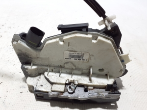 Volkswagen Amarok I (2010–2022) Rear side door lock 5N0839016D - 3