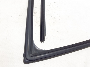 Volkswagen Amarok I (2010–2022) Esiukse tihenduskumm 2H0837431C - 3