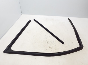 Volkswagen Amarok I (2010–2022) Esiukse tihenduskumm 2H0837431C - 4