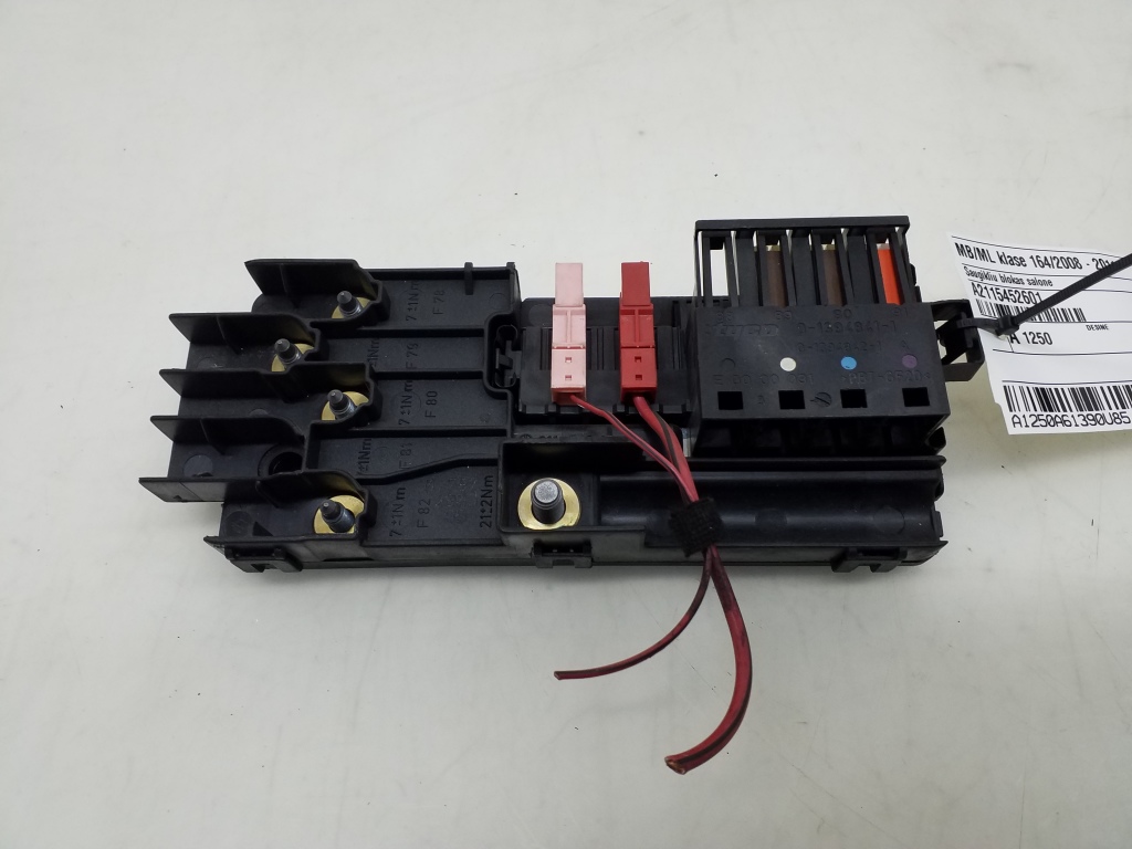 MERCEDES-BENZ M-Class W164 (2005-2011) Fuse box A2115452601 20980525