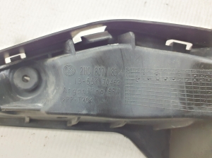 Volkswagen Amarok I (2010–2022) Priekšējā bampera kronšteins 2H0807183 - 3